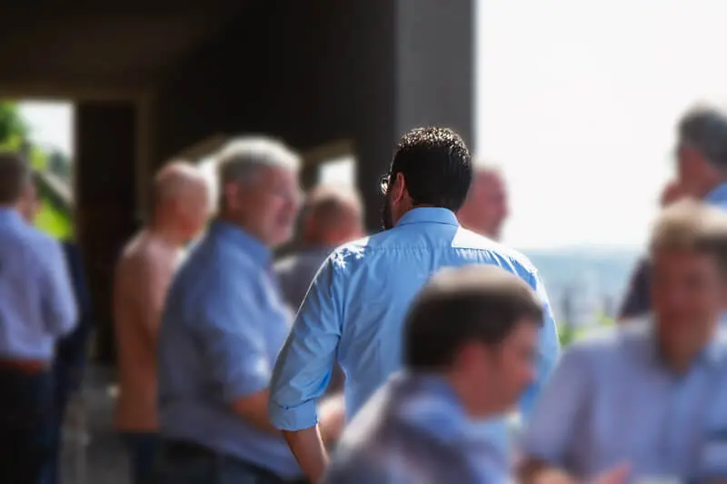 Austausch auf einer Versammlung der WDT-Genossenschaft